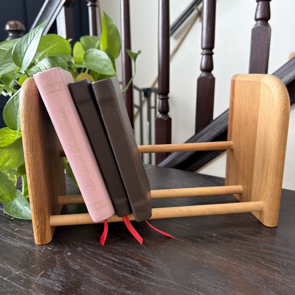 Vintage Mid Century Wooden Tabletop Book Rack 12x7.5x5.5"‎